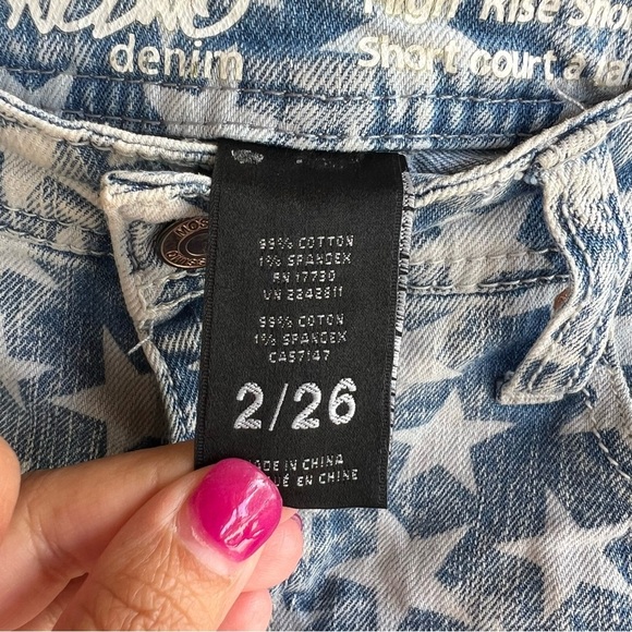 Mossimo High Rise Short Short - Size 2/26 - Casual Summer Distressed Patriotic - Picture 5 of 6